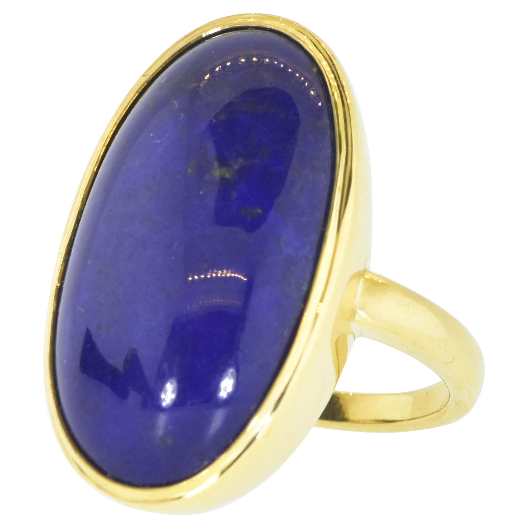 Fine Large Lapis displaying a vivid deep blue & Yellow Gold Vintage Ring c. 1950 For Sale
