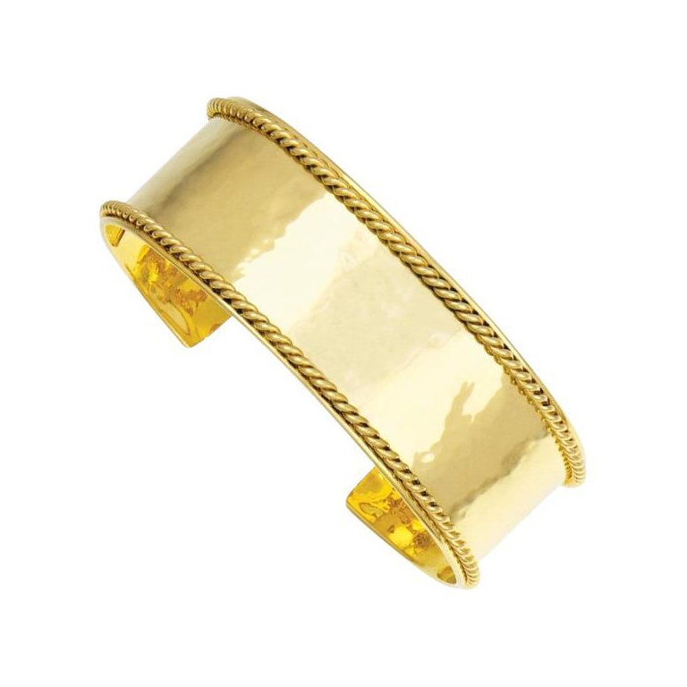Curata Italian Solid 14k Yellow Gold Rope Edge Cuff Bangle Bracelet For Sale