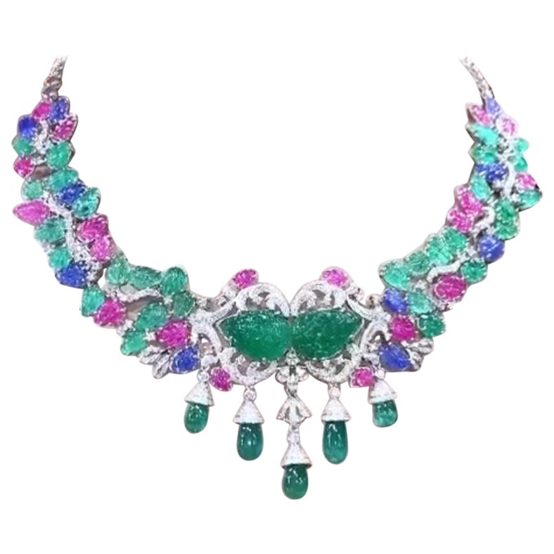 AIG Certified 102.00 Ct Untreated Zambia Emeralds Burma Rubies Sapphire Necklace For Sale