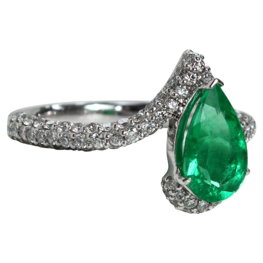 Certified 1.17ct Muzo Green Colombian Emerald and Diamond Platinum Ring For Sale