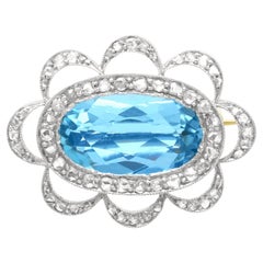 1900s 3.55 Carat Aquamarine and 0.59 Carat Diamond 15k Yellow Gold Brooch