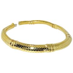 gold choker necklace