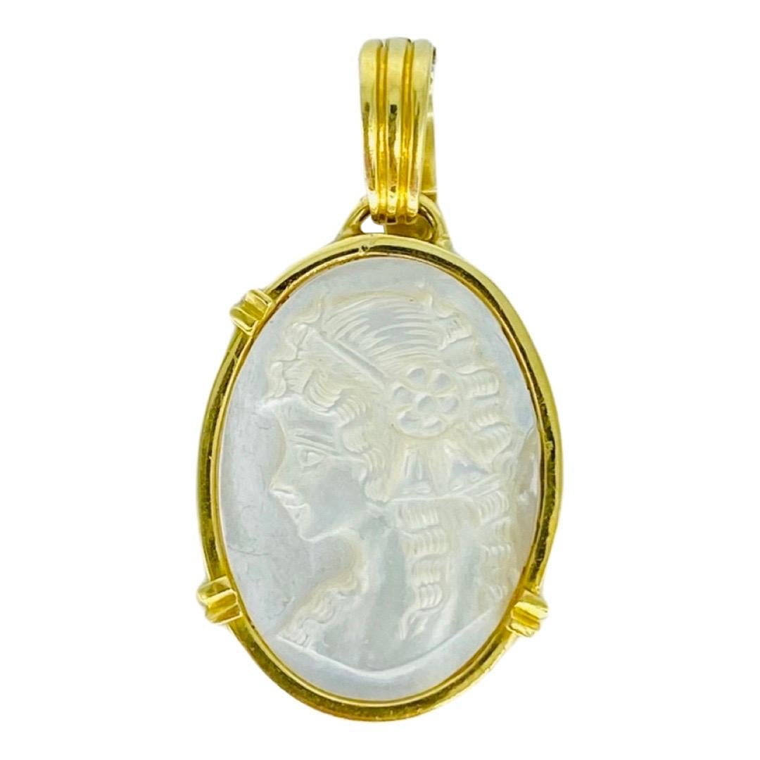 Vintage Mother of Pearl Shell Lady Oval Carved Cameo Pendant 18k Gold For Sale