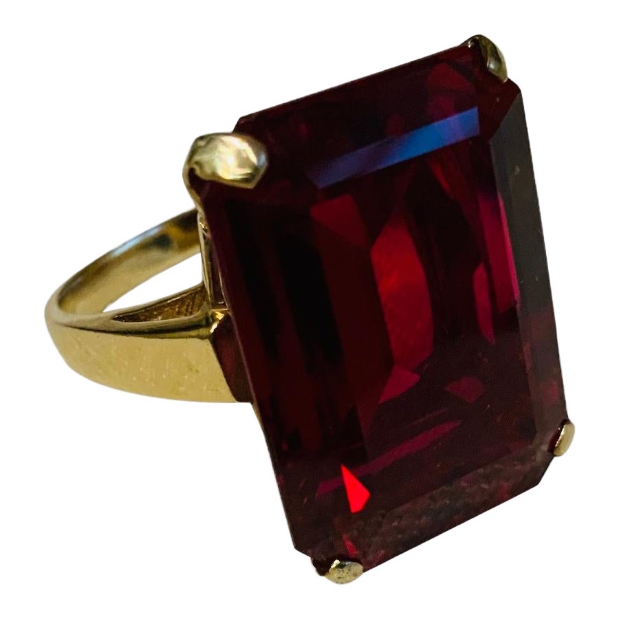 14K Gold Ruby Cocktail Ring For Sale at 1stDibs