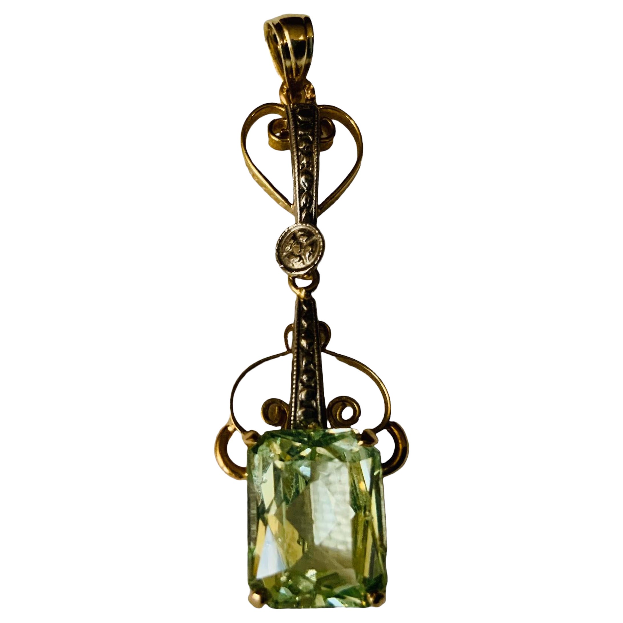 Victorian Style 18K Yellow Gold Light Green Topaz Small Pendant For Sale