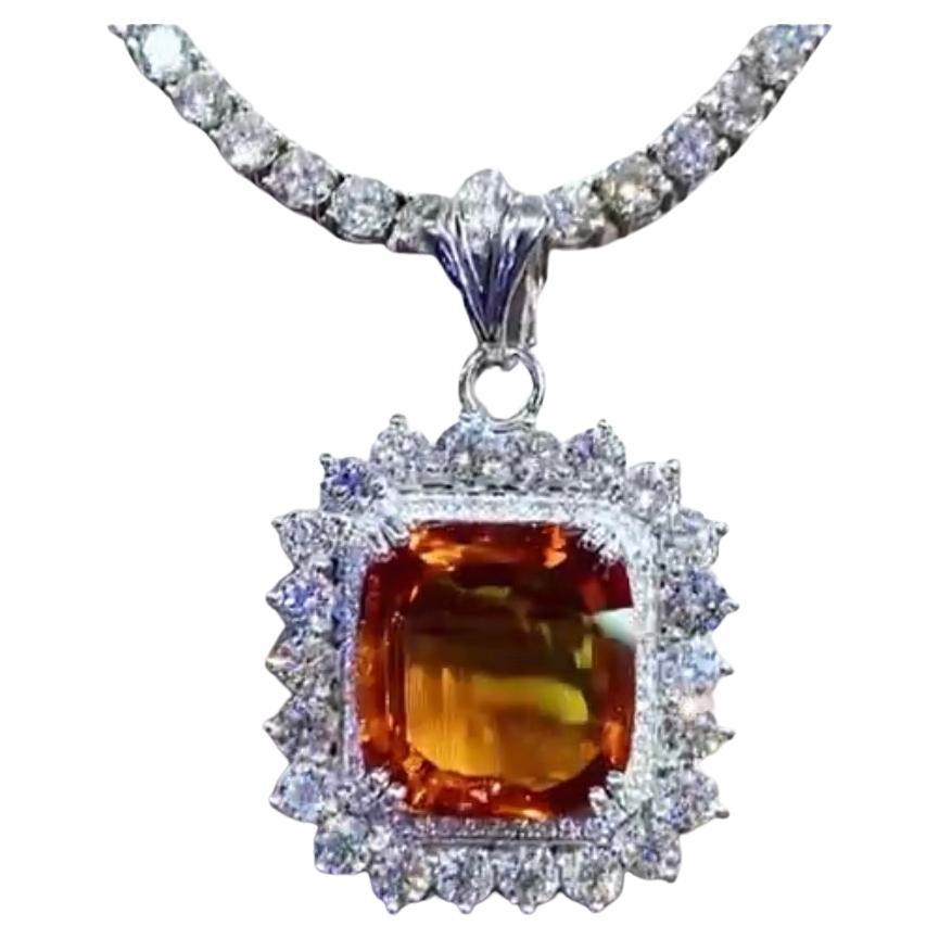 Pendentif en or 18 carats avec saphir orange certifié AIG de 17,00 carats et 5 carats de diamants 