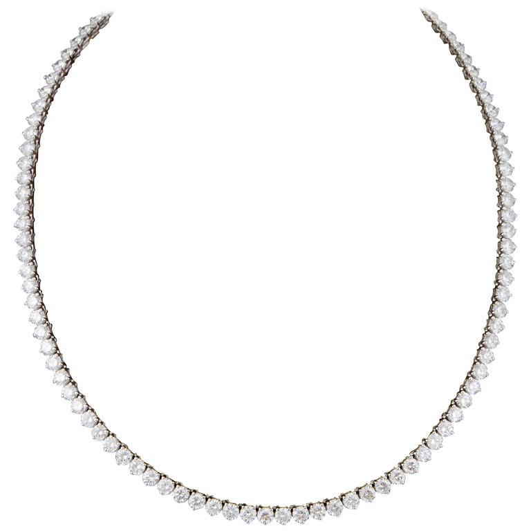Fine Three Prong Diamond Tennis Necklace For Sale at 1stdibs