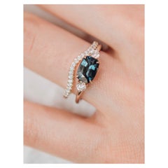 Eva Stones Diamond and 1.33 carat Teal Spinel engagement anniversary gold ring