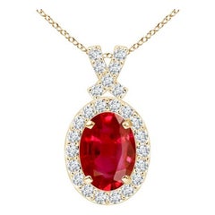 ANGARA Colgante de rubí natural de 1 ct con halo de diamantes en oro amarillo de 14 quilates