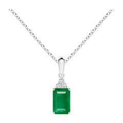 Pendentif en or blanc avec émeraude naturelle taillée en émeraude et diamants, taille 6 x 4 mm