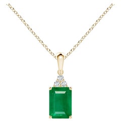 Pendentif en or jaune avec émeraude naturelle taillée en émeraude et diamants, taille 7 x 5 mm