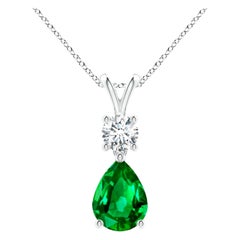 Pendentif émeraude naturelle en forme de poire en V-Bale en platine (taille 8 x 6 mm)
