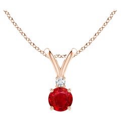ANGARA Colgante de diamante solitario de rubí redondo natural de 0,34 ct en oro rosa de 14 quilates