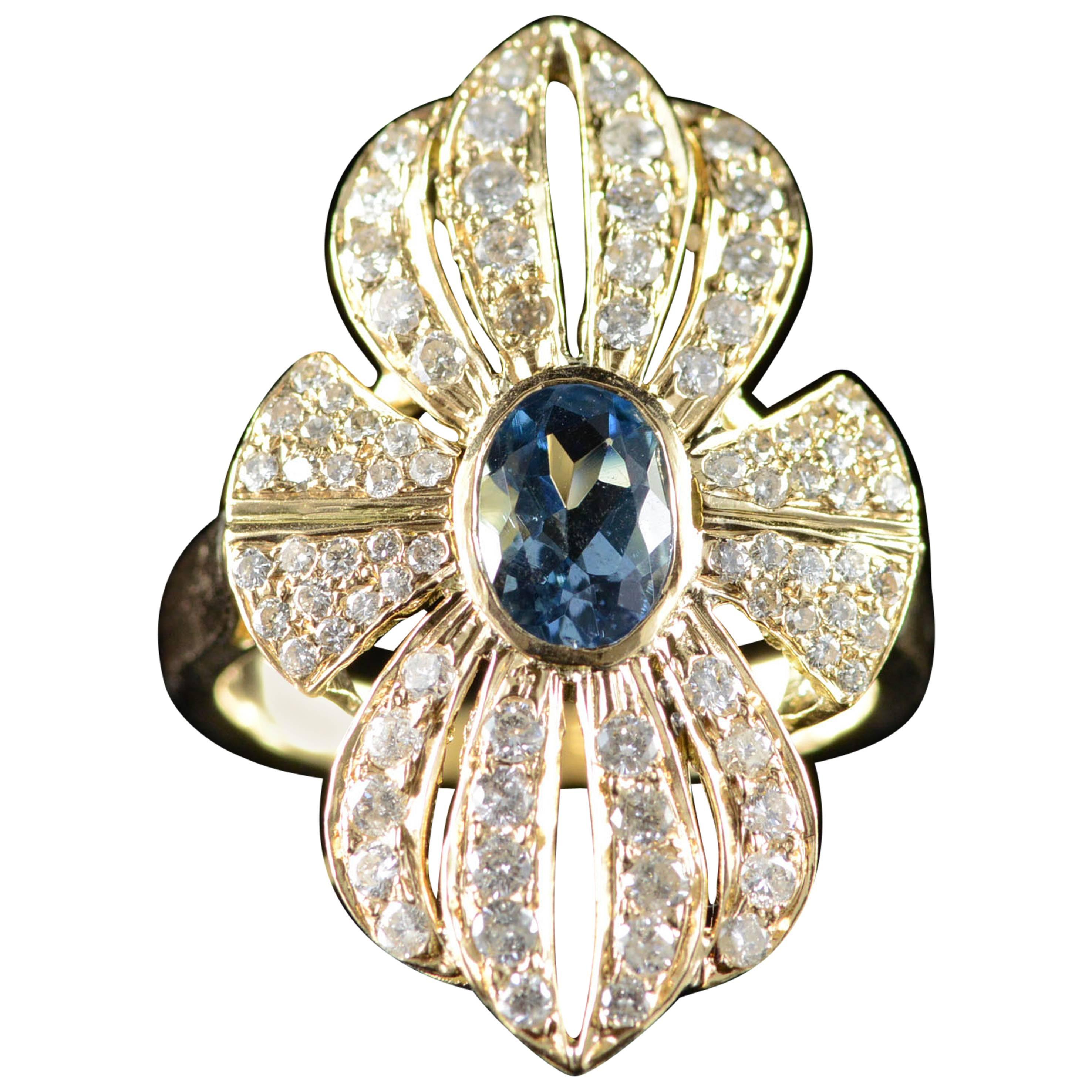 Aquamarine & Diamond 18K Gold Ribbon  Ring For Sale