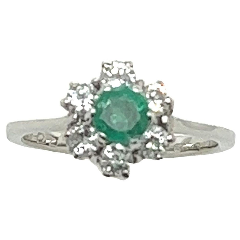 18ct White Gold Emerald & Diamond Cluster Ring For Sale