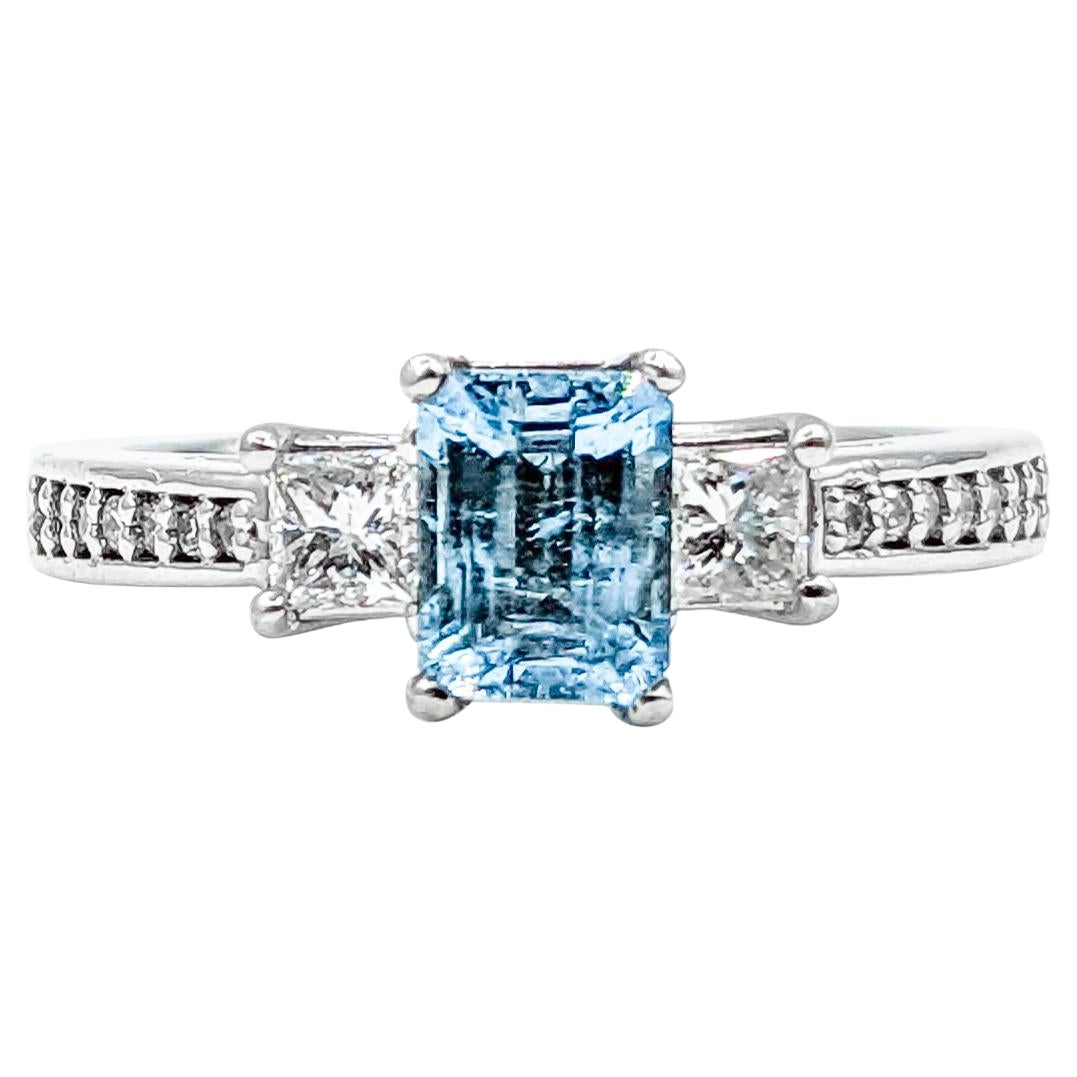 Natural Aquamarine & Diamond Ring For Sale