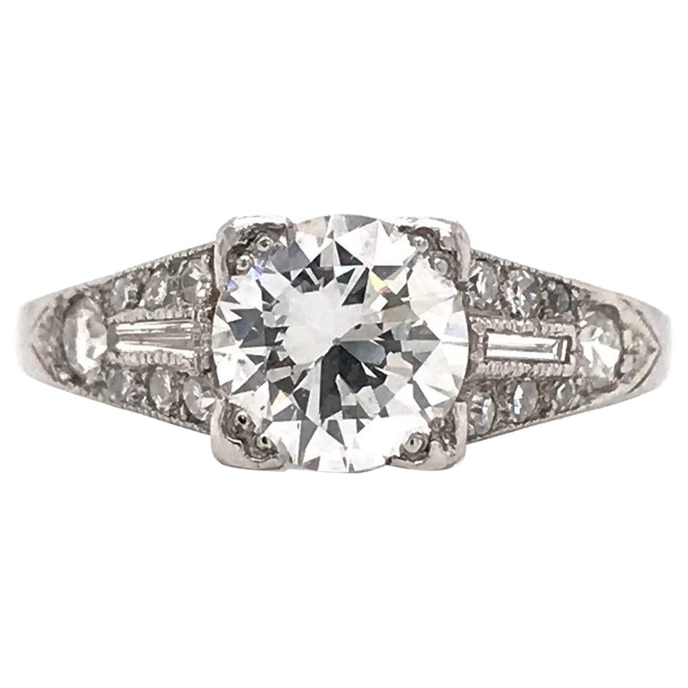 Art Deco 0.94 Carat Diamond and Platinum Ring For Sale