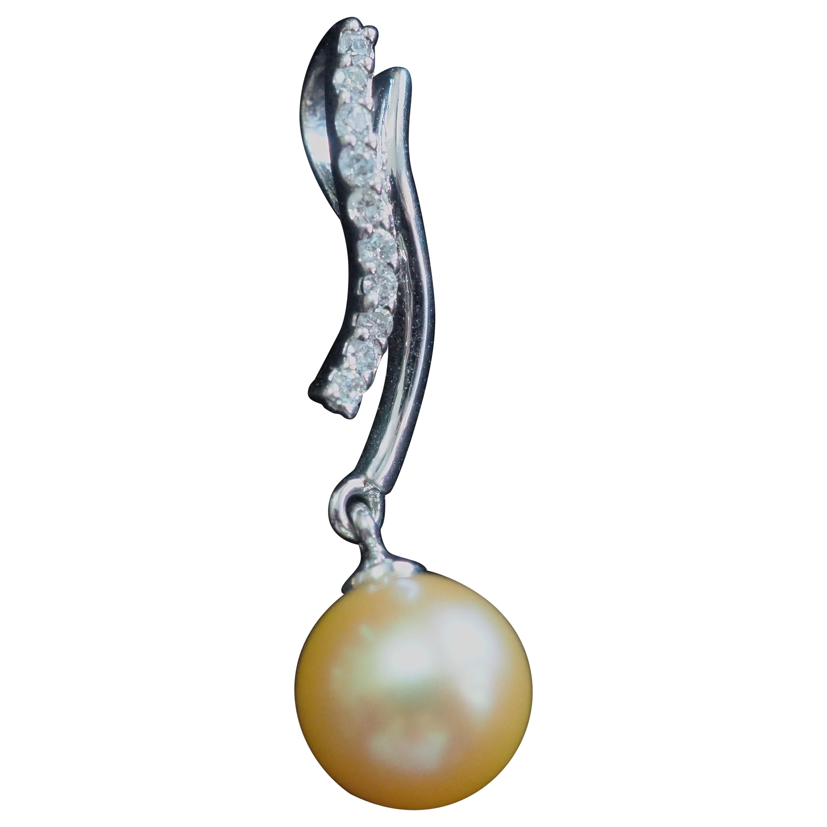 18K White Gold 7.1mm Golden Sea Pearl and 0.07ct Diamond Pendant