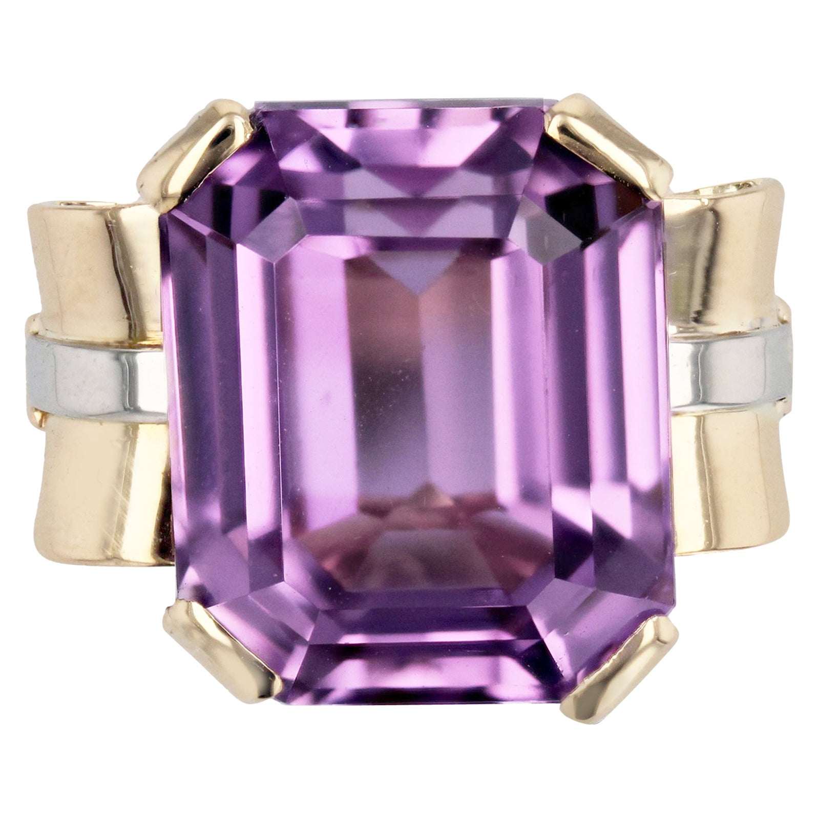 French Retro 1950s 11.29 Carats Kunzite 18 Karat Yellow Gold Cocktail Ring For Sale