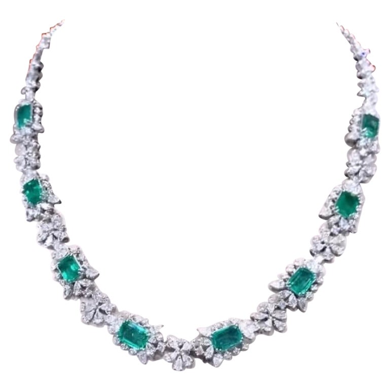 AIG Certified 14.72 Carat Zambian Emeralds  14.01 Ct Diamonds 18K Gold Necklace  For Sale