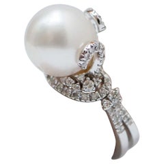 Retro Pearl, Diamonds, 18 Karat White Gold Ring.
