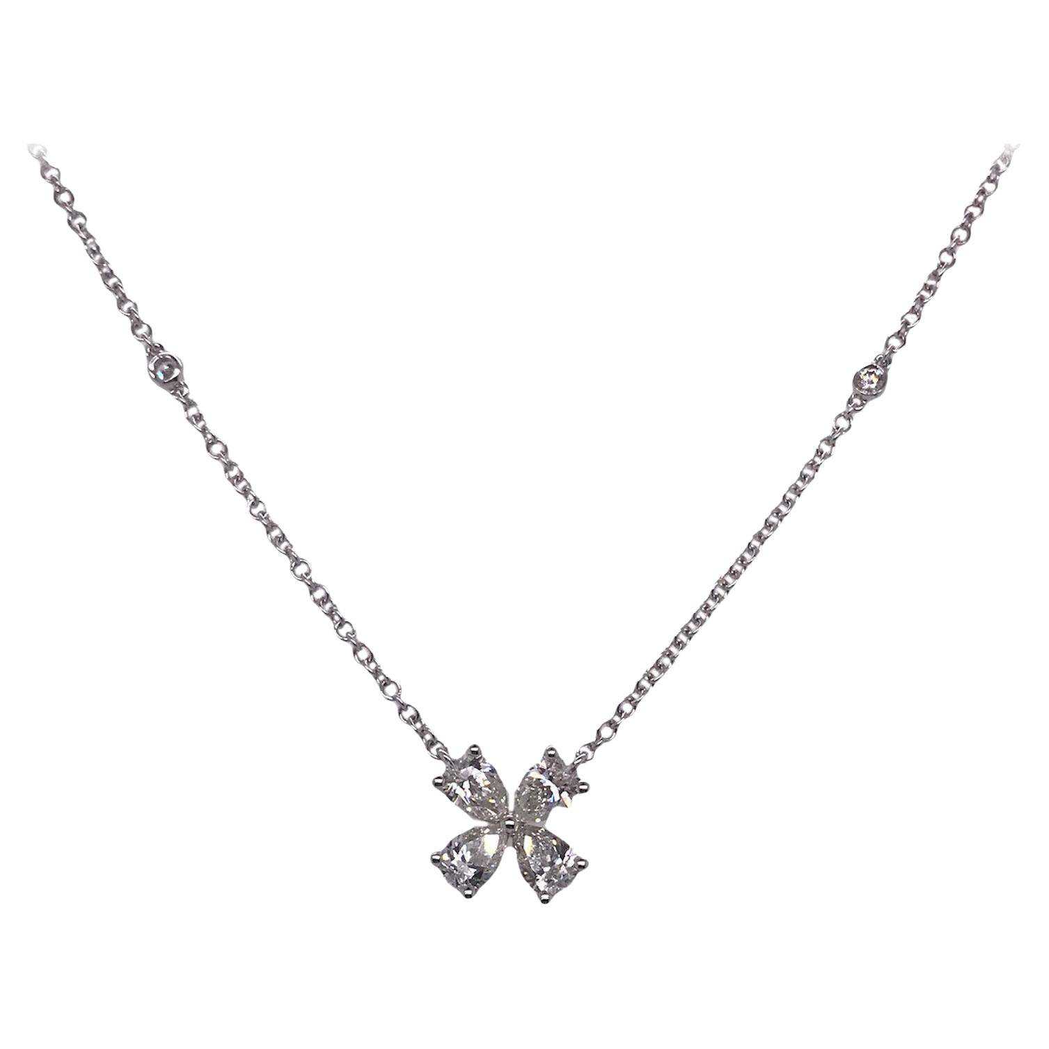 1.34 Carat Pear Shape Natural Diamond Necklace in 18k White Gold ref2083 For Sale
