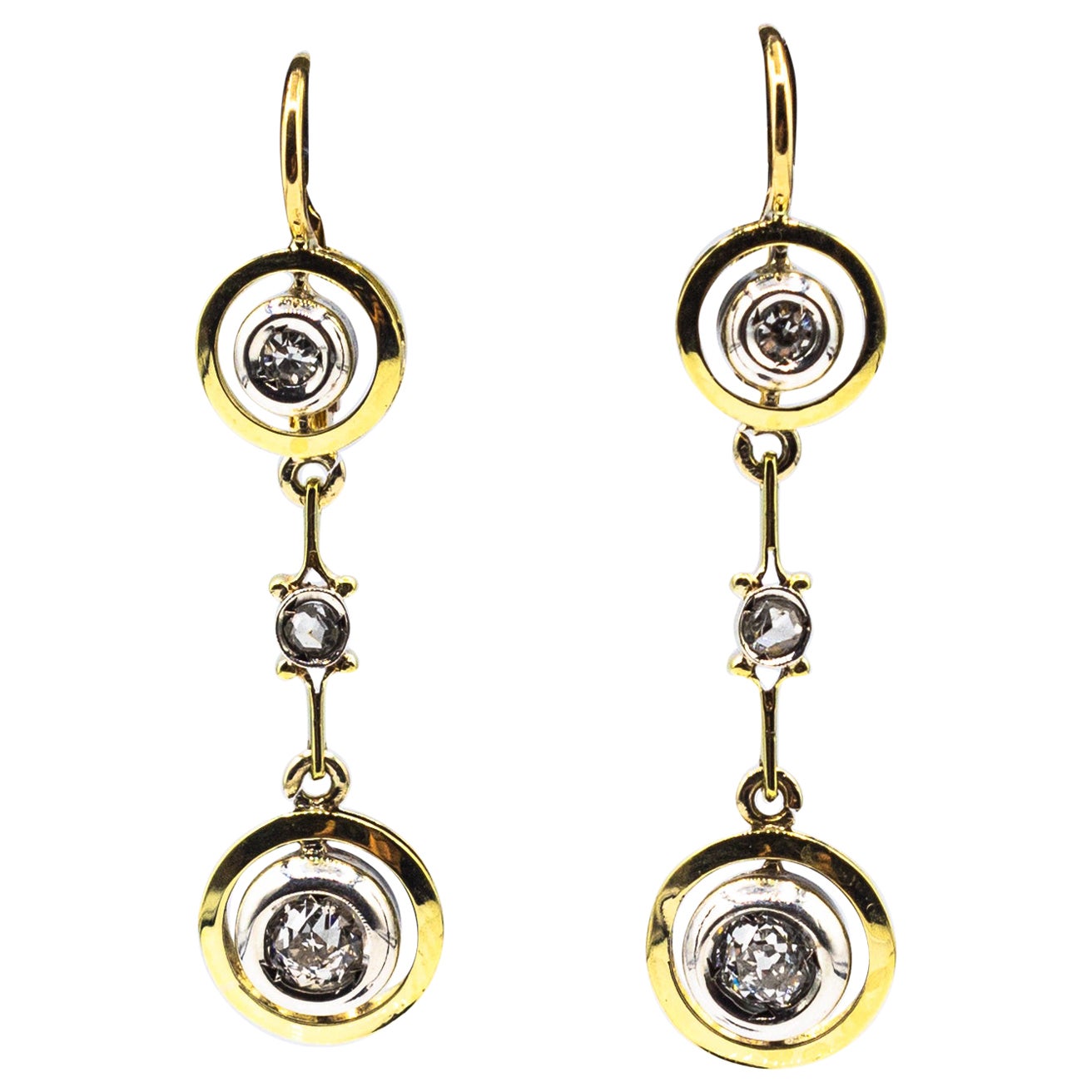 Boucles d'oreilles à levier de style Art déco en or jaune avec diamants blancs de taille vieille Europe