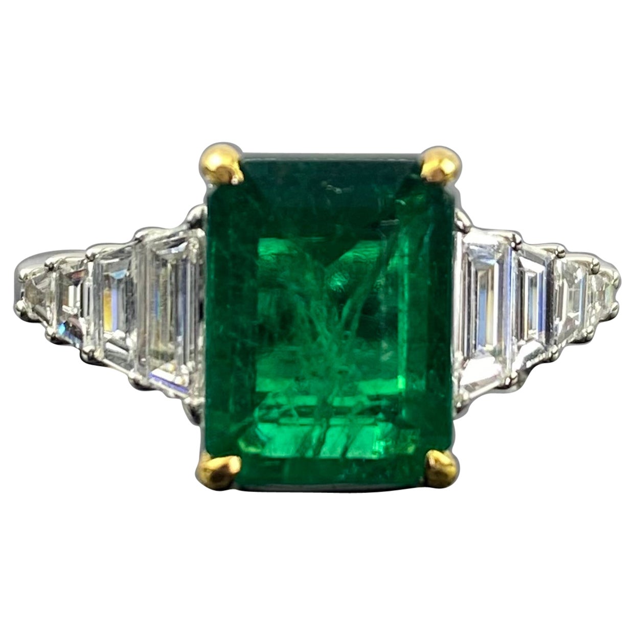 Certified Natural 3.13 Carat Emerald and VVS Diamond Cocktail Engagement Ring For Sale