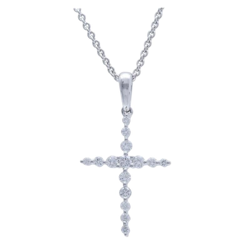 0.2 Carat Diamonds in 18K White Gold Cross Pendant For Sale
