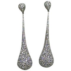 NWT $31, 800 Magnifiques boucles d'oreilles pendantes en or 18KT avec diamants scintillants.