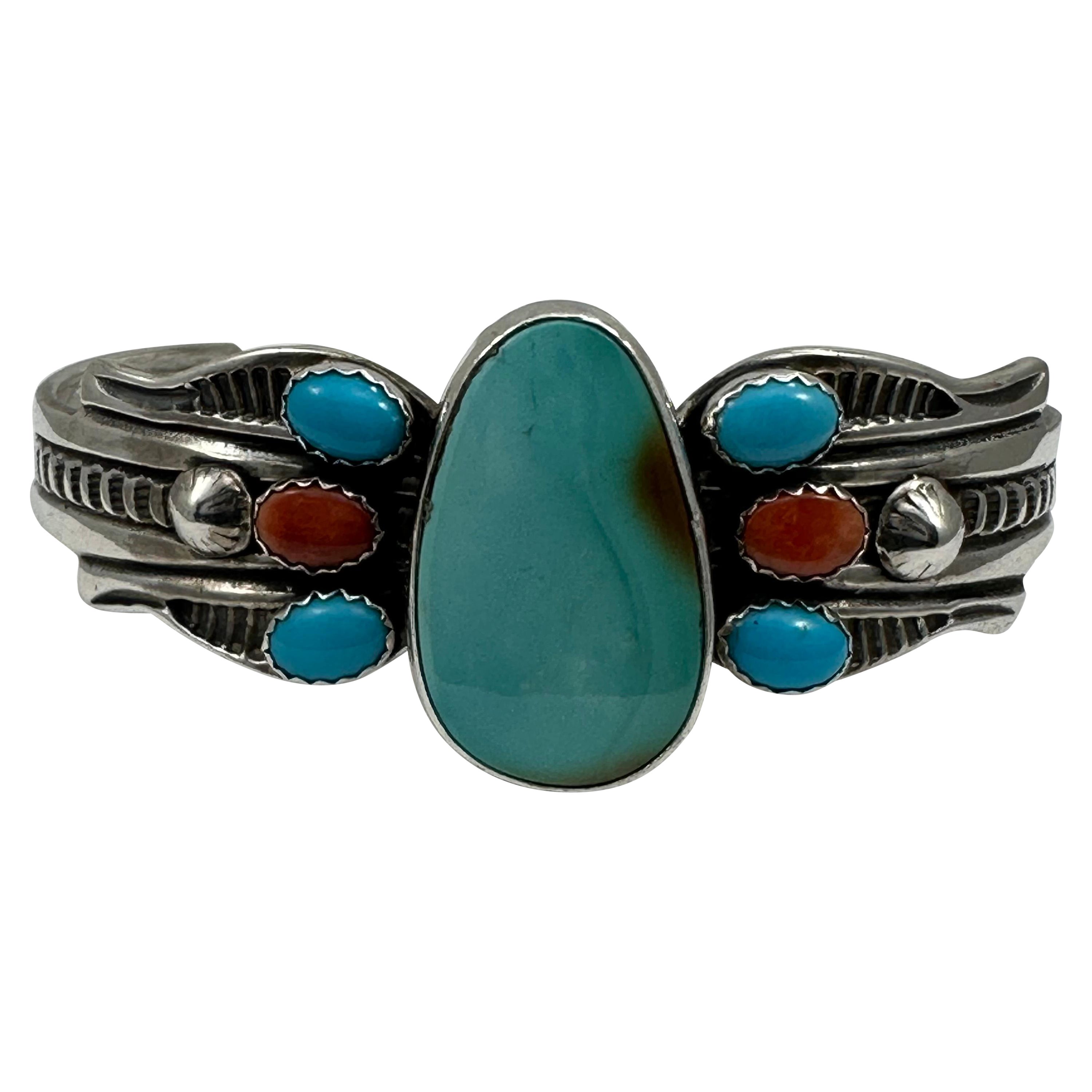 Bracelet Navajo en argent sterling .925 turquoise et corail signé Daniel Miko en vente