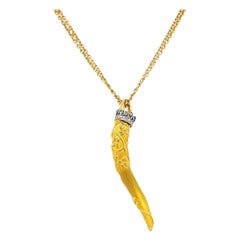 Carrera y Carrera Diamant Cornicello Italienisches Horn mit Krone aus 18 Karat Gelbgold mit Diamanten