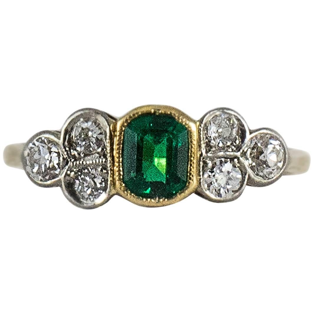 Antique Diamond and Emerald Ring For Sale