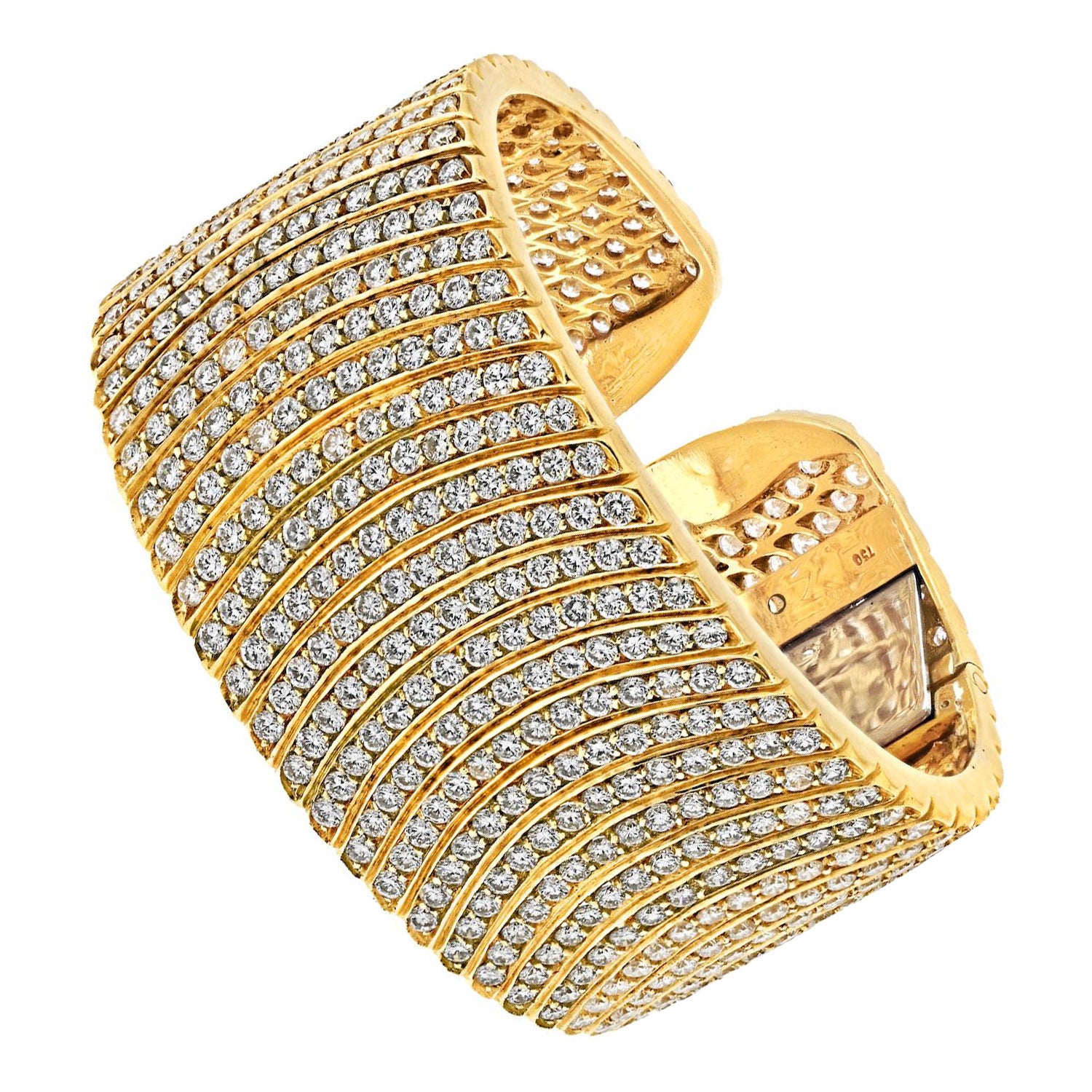 18K Yellow Gold 32cttw Round Cut Diamond Wide Cuff Bracelet For Sale