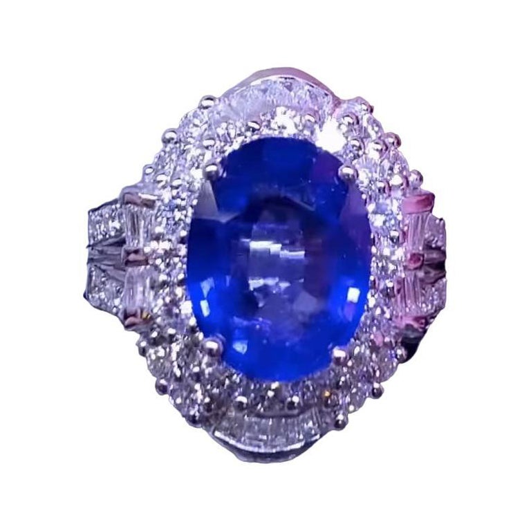 AIG Certified 6.50 Ct Cornflower Blue Ceylon Sapphire  Diamonds 18K Gold Ring For Sale