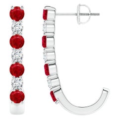 ANGARA J-Hoop-Ohrringe aus Platin mit natürlichem 1,20 Karat Rubin und Diamant