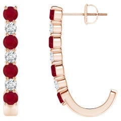 ANGARA J-Hoop-Ohrringe aus 14 Karat Roségold mit natürlichem 1,20 Karat Rubin und Diamant