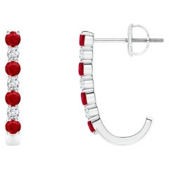 ANGARA J-Hoop-Ohrringe aus 14 Karat Weißgold mit natürlichem 0,40 Karat Rubin und Diamant