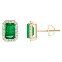 Natürliche Smaragd-Ohrstecker mit Diamant-Halo aus 14KYellow Gold (6x4 mm)
