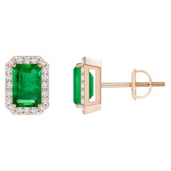 Natürliche Smaragd-Ohrstecker mit Diamant-Halo aus 14KRose Gold (6x4 mm)