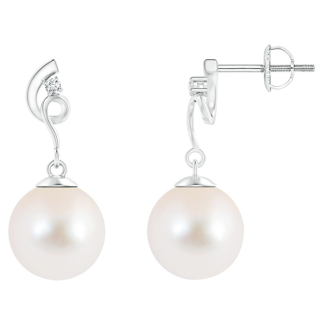 Boucles d'oreilles torsadées en or blanc 14 carats avec perles de culture d'eau douce et diamant en vente