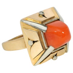 Antique Art Deco Sugarloaf Coral, Gold, and Platinum Pyramid-Shape Ring