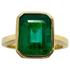 IGI Certified 1.94ct Emerald 18k Yellow Gold Rubover Bezel Solitaire Band Ring