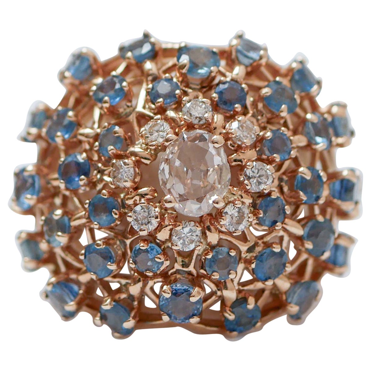 Ring aus 14 Karat Roségold mit weißem Achat, Saphiren, Diamanten und Diamanten.