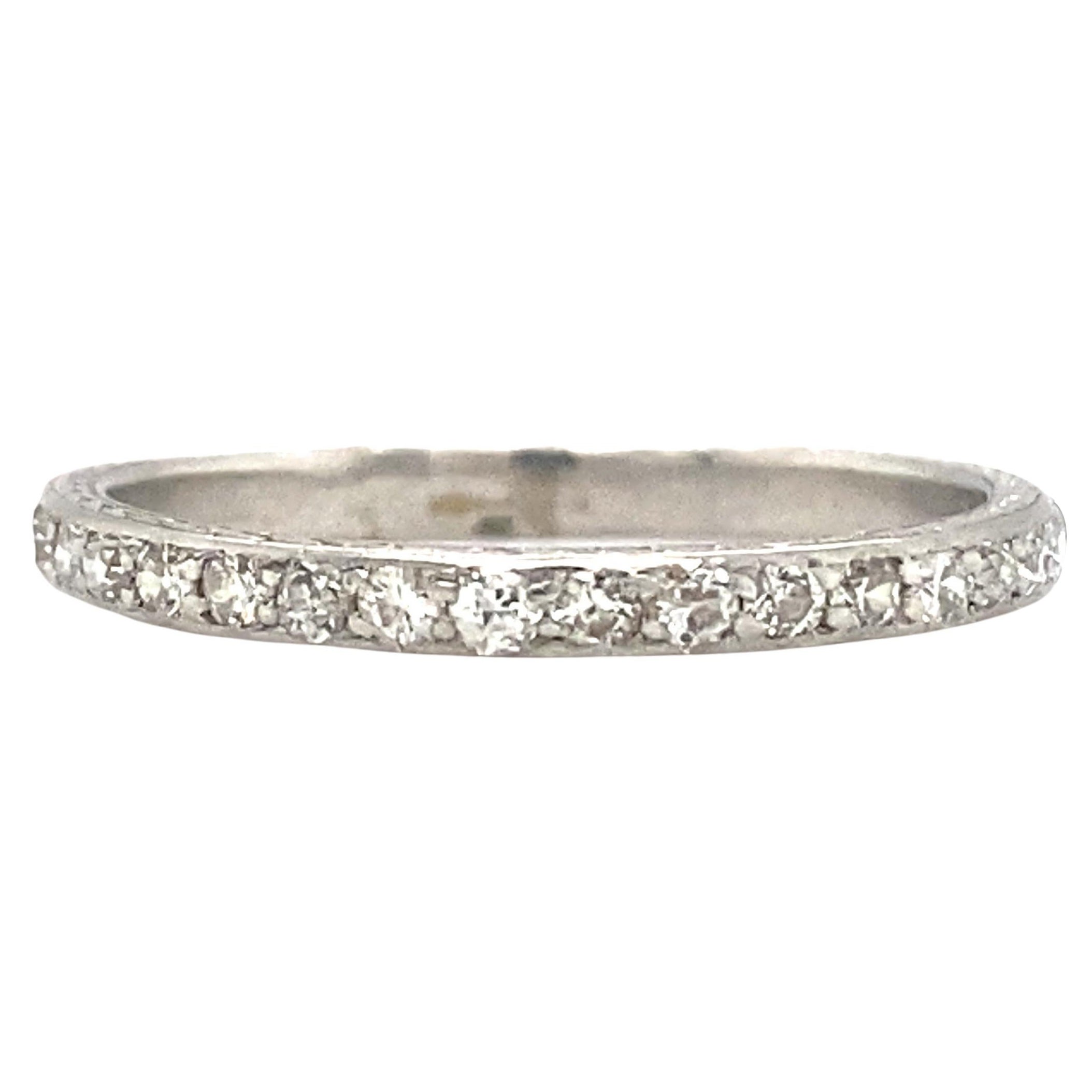 Circa 1920er Jahre Art Deco Diamant Jahrestag-Ring aus 18 Karat Weißgold