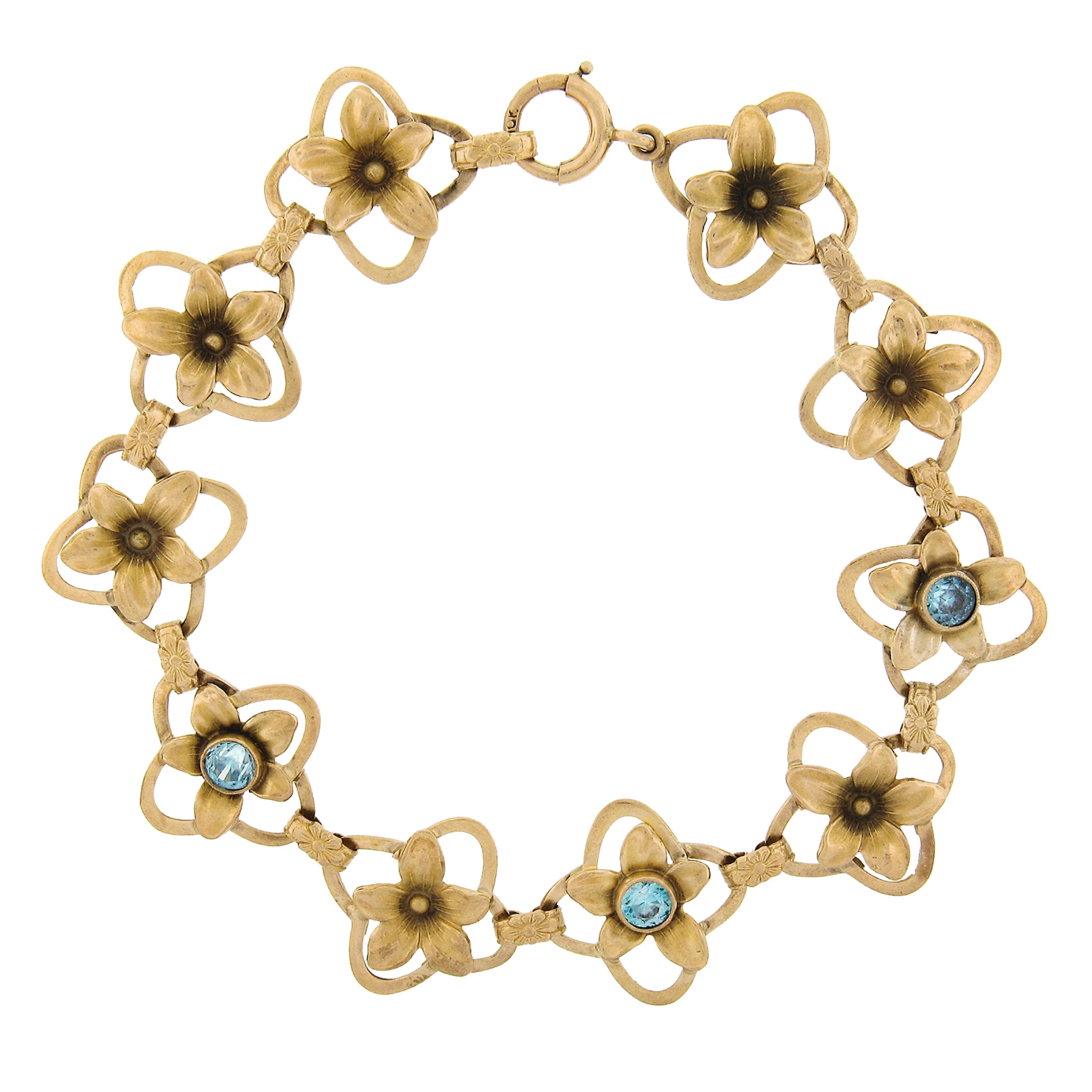 Antique Art & Crafts 10K Gold 7.25" Blue Zircon Textured Flower Link Bracelet For Sale