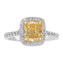 NO RESERVE!  -  VS1 2.14 Cttw Fancy Yellow Diamond Halo - 18K White Gold Ring