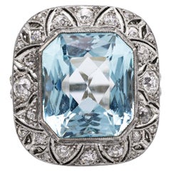 Art Deco Aquamarine and Diamond 18k White Gold Filigree Cocktail Ring