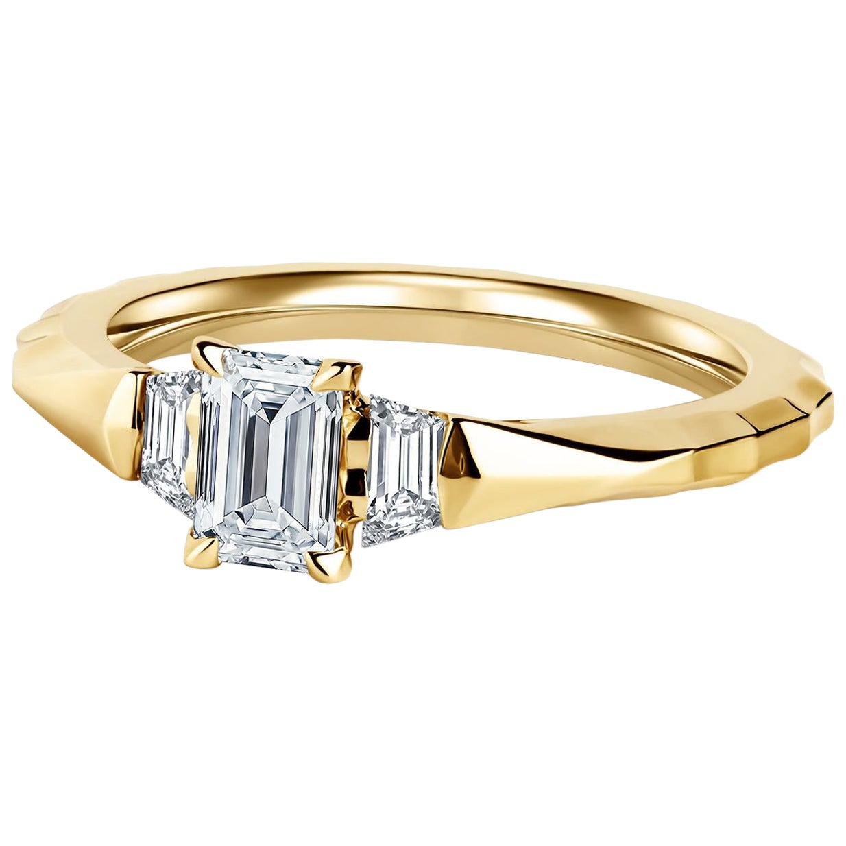 Bague en or jaune 18 carats et diamants taille émeraude 0,4 carat en vente