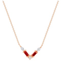 Collier pendentif moderne en or rose 14 carats avec diamants et rubis baguette